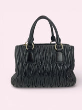 Carica l'immagine nel visualizzatore di Gallery, MIU MIU SHOPPER
