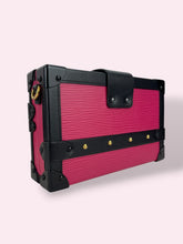 Carica l'immagine nel visualizzatore di Gallery, LOUIS VUITTON CROSSBODY TRUNK
