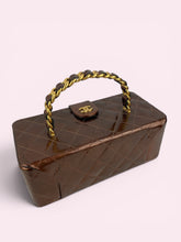 Carica l'immagine nel visualizzatore di Gallery, CAHNEL VANITY CASE
