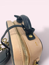 Carica l'immagine nel visualizzatore di Gallery, CHANEL VANITY
