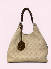 Carica l'immagine nel visualizzatore di Gallery, LOUIS VUITTON CARMEL HOBO

