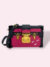 Carica l'immagine nel visualizzatore di Gallery, LOUIS VUITTON CROSSBODY TRUNK
