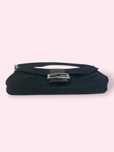 Carica l&#39;immagine nel visualizzatore di Gallery, FENDI BAGUETTE NERA
