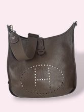 Carica l'immagine nel visualizzatore di Gallery, HERMES EVELYN 29
