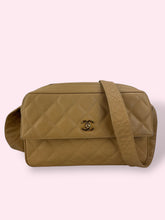 Carica l&#39;immagine nel visualizzatore di Gallery, CHANEL CAMERA BAG VINTAGE
