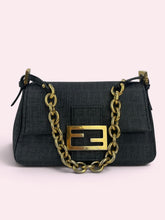 Carica l'immagine nel visualizzatore di Gallery, FENDI MAMA BAGUETTE MINI

