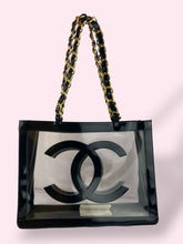 Carica l&#39;immagine nel visualizzatore di Gallery, CHANEL SHOPPER PVC
