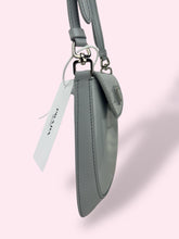 Carica l&#39;immagine nel visualizzatore di Gallery, PRADA MINI CLEO
