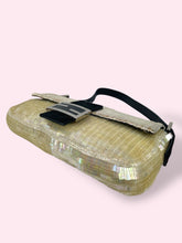 Carica l&#39;immagine nel visualizzatore di Gallery, FENDI BAGUETTE
