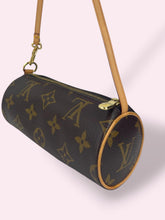 Carica l'immagine nel visualizzatore di Gallery, LOUIS VUITTON MINI PAPILLON
