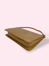 Carica l&#39;immagine nel visualizzatore di Gallery, LOUIS VUITTON POCHETTE
