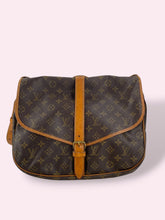 Carica l'immagine nel visualizzatore di Gallery, LOUIS VUITTON SAUMUR
