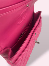 Carica l'immagine nel visualizzatore di Gallery, CHANEL CLASSIC FLAP FUCSIA
