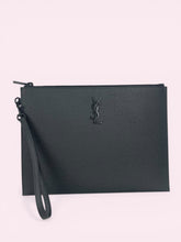 Carica l'immagine nel visualizzatore di Gallery, YSL POCHETTE
