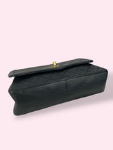 Carica l&#39;immagine nel visualizzatore di Gallery, CHANEL FLAP BAG VINTAGE

