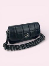 Carica l'immagine nel visualizzatore di Gallery, CHANEL FLAP BAG CHAIN
