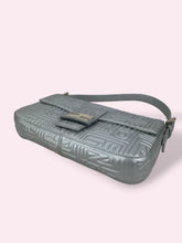 Carica l'immagine nel visualizzatore di Gallery, FENDI BAGUETTE LIMITED EDITION
