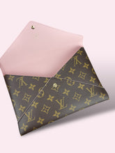 Carica l&#39;immagine nel visualizzatore di Gallery, LOUIS VUITTON POCHETTE
