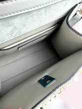 Carica l&#39;immagine nel visualizzatore di Gallery, VALENTINO VSLING STRASS
