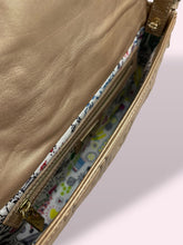 Carica l'immagine nel visualizzatore di Gallery, FENDI BAGUETTE LIMITED EDITION
