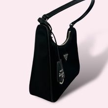 Carica l&#39;immagine nel visualizzatore di Gallery, PRADA RE EDITION 2000
