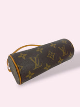 Carica l'immagine nel visualizzatore di Gallery, LOUIS VUITTON MINI PAPILLON
