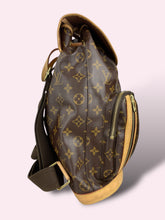 Carica l&#39;immagine nel visualizzatore di Gallery, LOUIS VUITTON ZAINO
