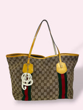Carica l'immagine nel visualizzatore di Gallery, GUCCI SHOPPER gialla
