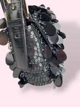 Carica l&#39;immagine nel visualizzatore di Gallery, FENDI BAGUETTE
