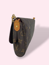Carica l&#39;immagine nel visualizzatore di Gallery, LOUIS VUITTON FAVORITE
