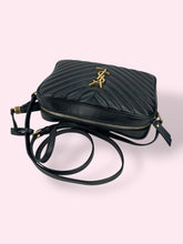 Carica l&#39;immagine nel visualizzatore di Gallery, YSL CAMERA BAG
