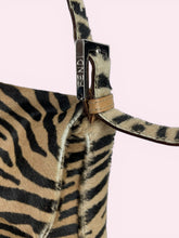 Carica l'immagine nel visualizzatore di Gallery, FENDI BAGUETTE IN CAVALLINO
