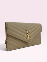 Carica l'immagine nel visualizzatore di Gallery, YSL WOC ON CHAIN ENVELOPE
