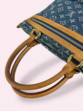Carica l'immagine nel visualizzatore di Gallery, LOUIS VUITTON SAC PLAT DENIM
