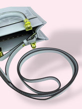 Carica l&#39;immagine nel visualizzatore di Gallery, FENDI MINI SUNSHINE
