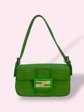 Carica l'immagine nel visualizzatore di Gallery, FENDI MINI BAGUETTE
