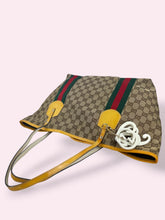 Carica l'immagine nel visualizzatore di Gallery, GUCCI SHOPPER gialla
