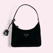 Carica l&#39;immagine nel visualizzatore di Gallery, PRADA RE EDITION 2000
