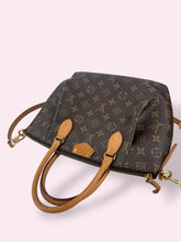 Carica l'immagine nel visualizzatore di Gallery, LOUIS VUITTON TURENNE
