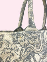 Carica l&#39;immagine nel visualizzatore di Gallery, DIOR TOTE
