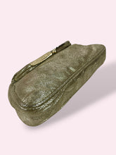 Carica l'immagine nel visualizzatore di Gallery, FENDI CLUTCH
