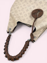 Carica l'immagine nel visualizzatore di Gallery, LOUIS VUITTON CARMEL HOBO
