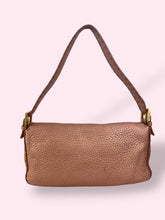 Carica l&#39;immagine nel visualizzatore di Gallery, FENDI BAGUETTE BRONZO
