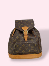 Carica l&#39;immagine nel visualizzatore di Gallery, LOUIS VUITTON ZAINO
