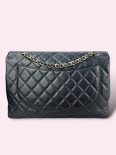 Carica l&#39;immagine nel visualizzatore di Gallery, CHANEL MAXI JUMBO SINGLE FLAP
