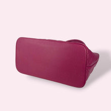 Carica l'immagine nel visualizzatore di Gallery, CHANEL CAMBON MEDAILLON TOTE
