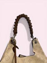 Carica l'immagine nel visualizzatore di Gallery, LOUIS VUITTON CARMEL HOBO
