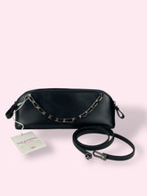 Carica l'immagine nel visualizzatore di Gallery, VALENTINO ROCKSTUD CLUTCH
