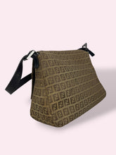 Carica l'immagine nel visualizzatore di Gallery, FENDI MAMA BAGUETTE
