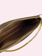 Carica l'immagine nel visualizzatore di Gallery, LOUIS VUITTON POCHETTE ACCESSOIRE
